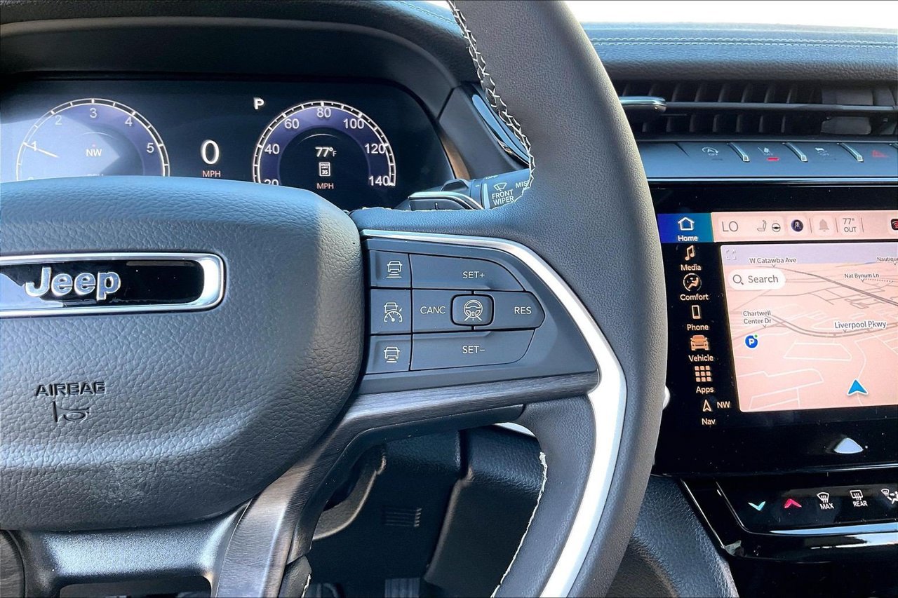 New 2027 Jeep Grand Cherokee Altitude RWD image 28
