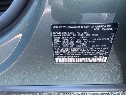 Used 2025 Volkswagen Atlas SEL AWD/4WD image 25