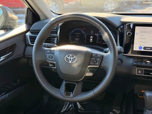 Used 2025 Toyota Camry XLE AWD/4WD image 20