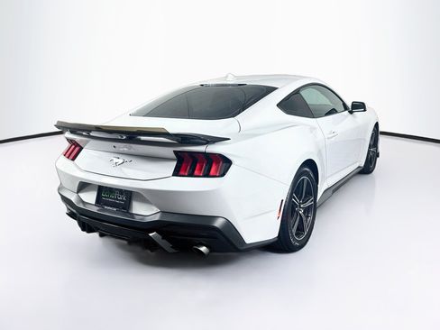 Used 2024 Ford Mustang Coupe RWD image 9