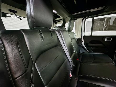 Used 2022 Jeep Wrangler Unlimited Sahara w/ Cold Weather Group image 28