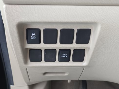 Used 2014 Nissan Pathfinder SV FWD image 25