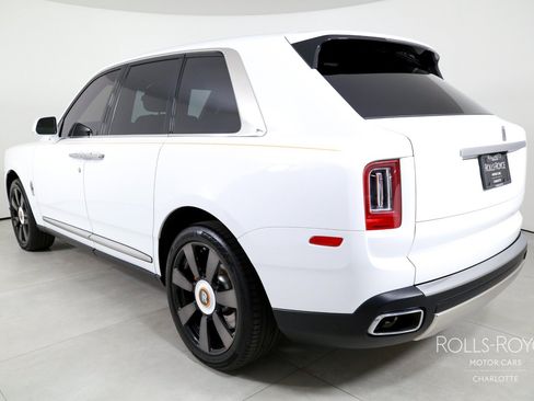 Certified 2020 Rolls-Royce Cullinan AWD/4WD image 7
