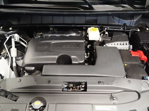 Used 2024 Nissan Pathfinder Platinum w/ Cargo Package AWD/4WD image 32