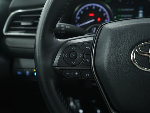 Used 2021 Toyota Camry SE w/ Cold Weather Package image 24