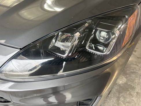 Used 2022 Ford Escape SE image 2