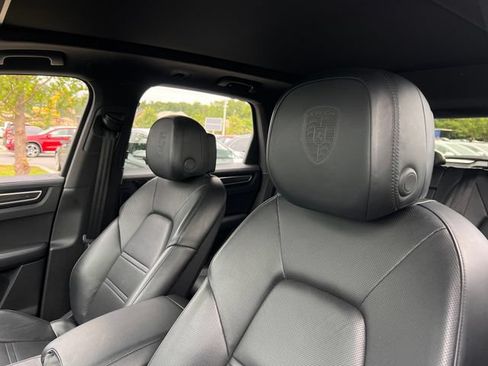 Used 2019 Porsche Cayenne w/ Premium Plus Package AWD/4WD image 14
