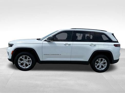 Used 2023 Jeep Grand Cherokee Limited AWD/4WD image 2