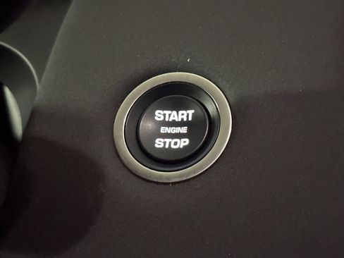 Used 2024 Land Rover Discovery Sport S image 33