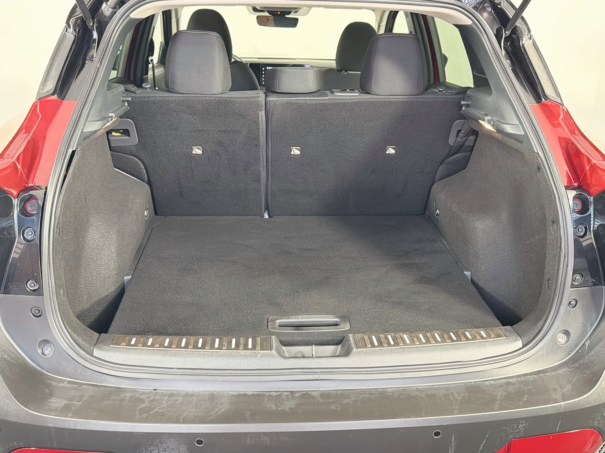 Used 2025 Nissan Kicks SV w/ Illumination Package FWD image 30