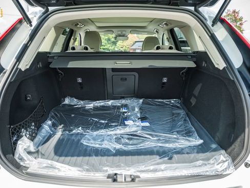 New 2026 Volvo XC60 B5 Ultra w/ Protection Package Premier AWD/4WD image 10