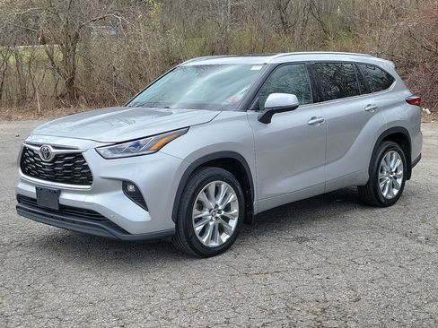 Used 2021 Toyota Highlander Limited AWD/4WD image 1
