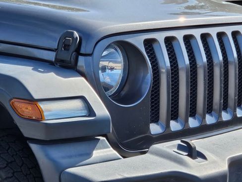 Used 2018 Jeep Wrangler Sport AWD/4WD image 8