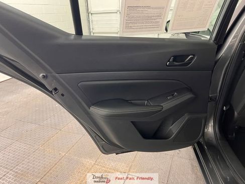 Used 2025 Nissan Altima 2.5 SV FWD image 29