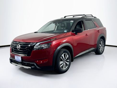 Used 2023 Nissan Pathfinder SL w/ Black Appearance Package AWD/4WD image 1