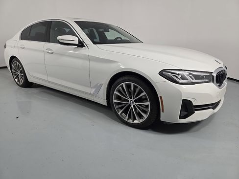 Certified 2022 BMW 540i xDrive w/ Convenience Package image 7