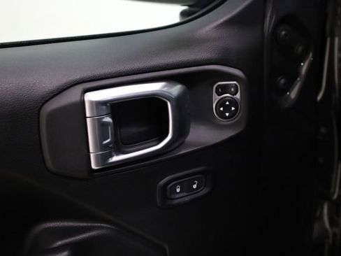 Used 2024 Jeep Wrangler Sport S image 10