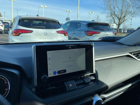 Used 2025 Toyota RAV4 XLE w/ Convenience Package image 18