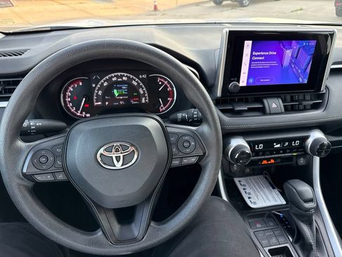 Used 2023 Toyota RAV4 XLE AWD/4WD image 19