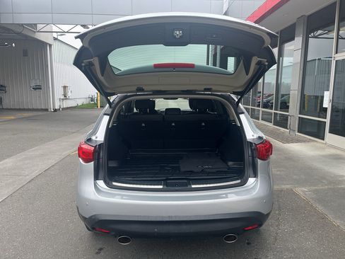 Used 2017 INFINITI QX70 2WD w/ Premium Package image 11