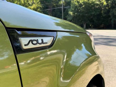 Used 2015 Kia Soul FWD image 19