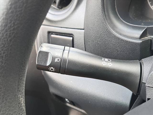Used 2015 Nissan Versa S FWD image 17