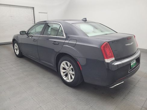 Used 2016 Chrysler 300 Limited RWD image 3