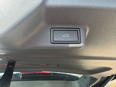 New 2025 Volkswagen ID. Buzz Pro S image 20