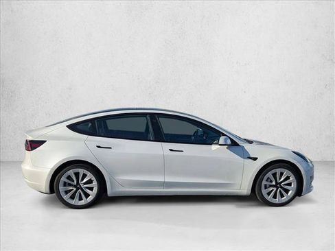 Used 2022 Tesla Model 3 Long Range image 4