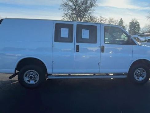 Certified 2023 GMC Savana 2500 Base w/ Driver Convenience Package image 9