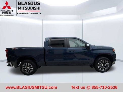 Used 2023 Chevrolet Silverado 1500 LT AWD/4WD image 7