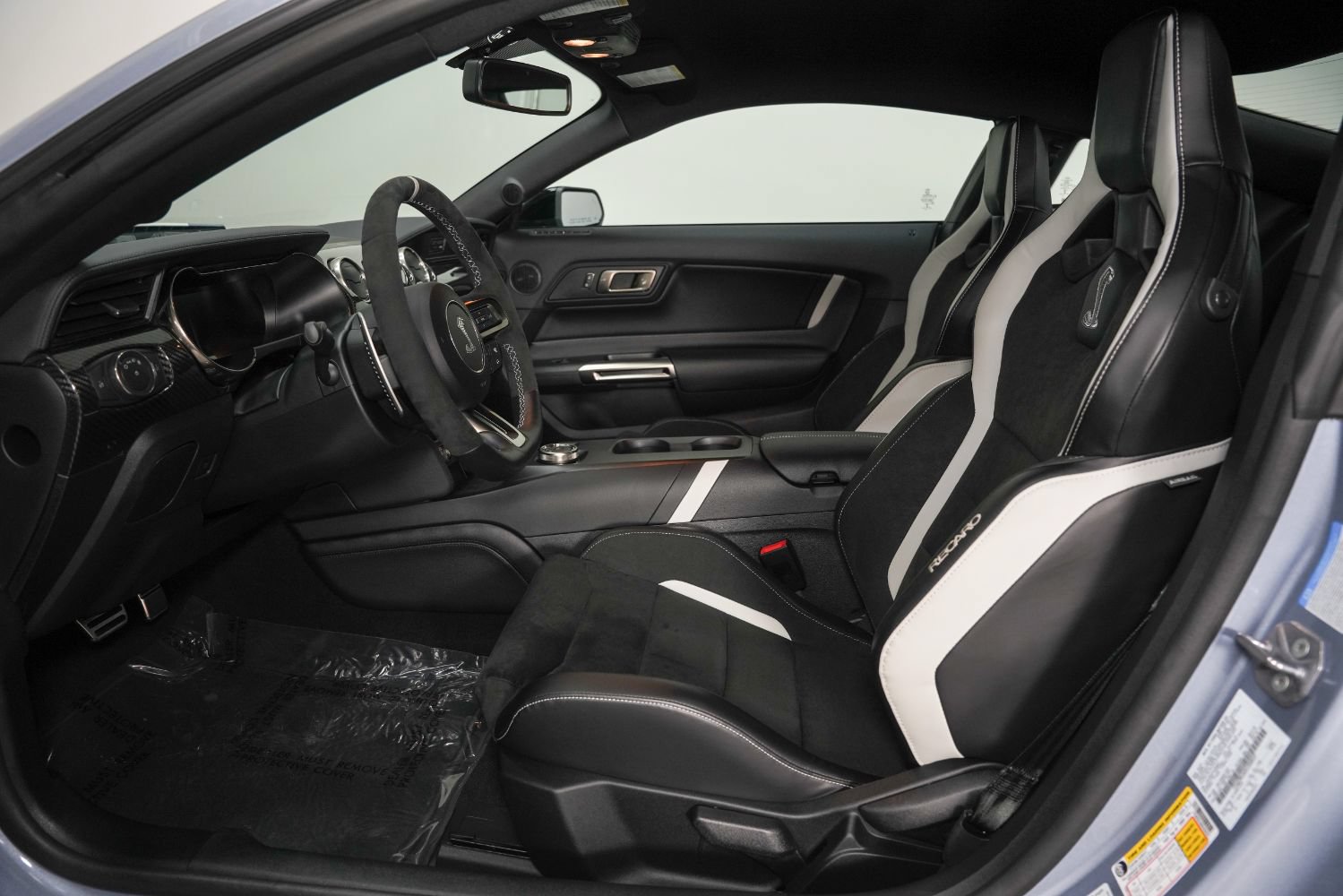 Used 2022 Ford Mustang Shelby GT500 w/ Carbon Fiber Track Pack RWD image 37