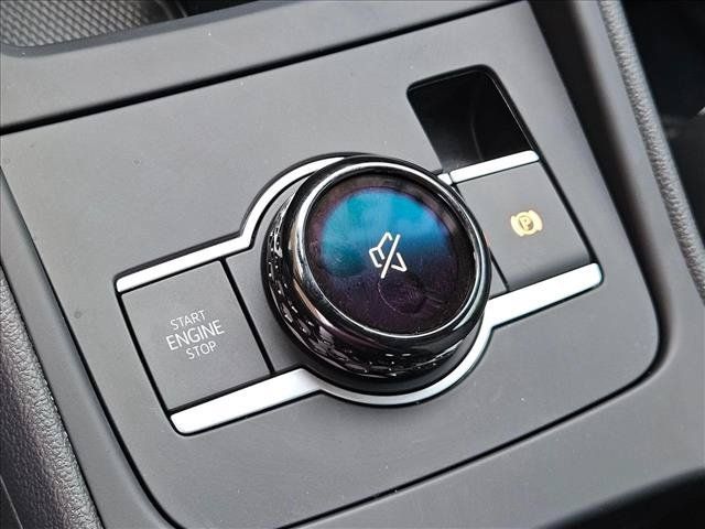 Used 2026 Volkswagen Tiguan SE R-Line FWD image 19