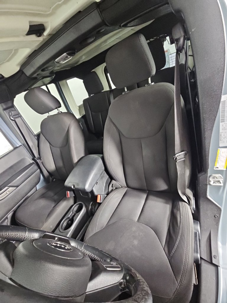 Used 2015 Jeep Wrangler Unlimited Sport w/ Quick Order Package 24S AWD/4WD image 27