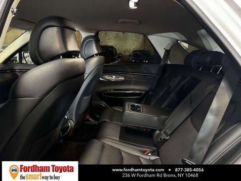 Used 2025 Genesis GV70 2.5T AWD/4WD image 12