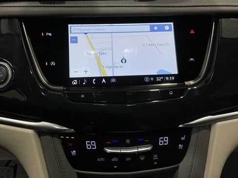 Used 2025 Cadillac XT6 Premium Luxury image 19