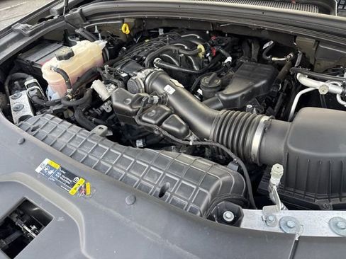 Used 2022 Jeep Grand Cherokee Limited image 27