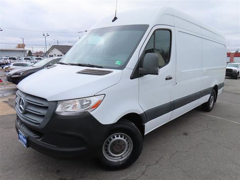 Used 2021 Mercedes-Benz Sprinter 2500 w/ Driver Convenience Package image 4
