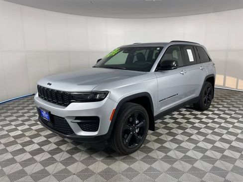 Used 2023 Jeep Grand Cherokee Altitude AWD/4WD image 1