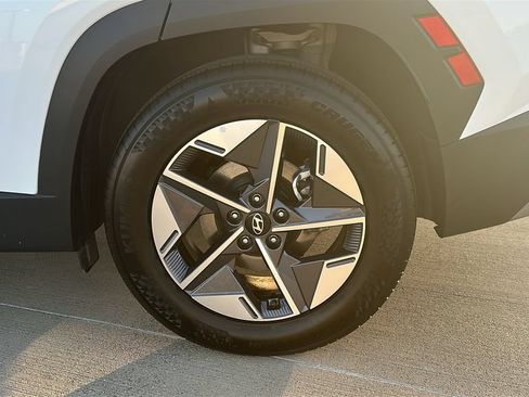 Used 2026 Hyundai Tucson SEL Plus FWD image 17