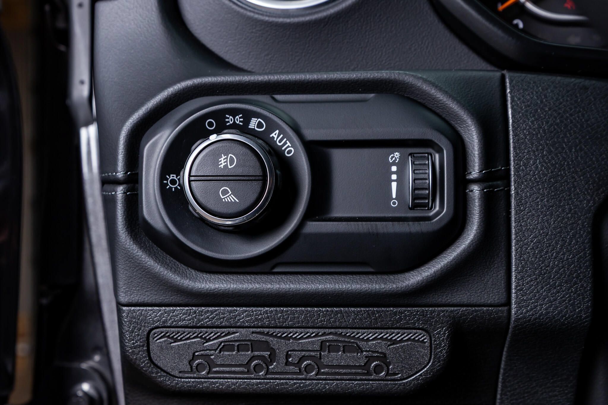 Used 2025 Jeep Gladiator Sport AWD/4WD image 19