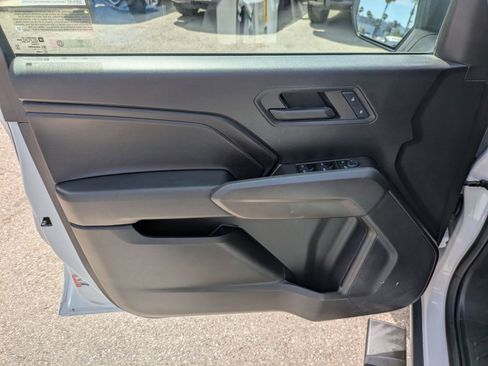 Used 2024 Chevrolet Colorado W/T RWD image 10