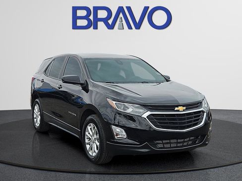 Used 2020 Chevrolet Equinox LS FWD image 2