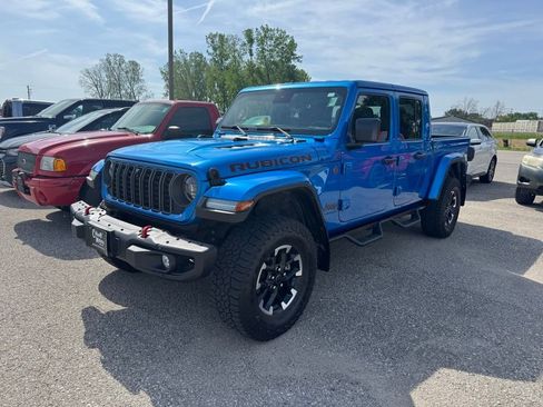 Used 2024 Jeep Gladiator Rubicon AWD/4WD image 3