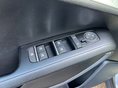 Used 2025 Kia Soul LX w/ LX Technology Package image 18