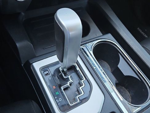 Used 2017 Toyota Tundra SR5 w/ SR5 Upgrade Package image 11