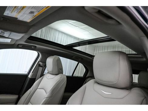 Certified 2022 Cadillac XT4 Premium Luxury w/ Enhanced Visibility Package AWD/4WD image 37