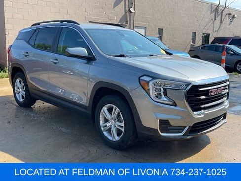 Used 2023 GMC Terrain SLE w/ Driver Convenience Package AWD/4WD image 4