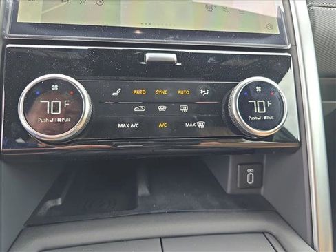 New 2026 Land Rover Discovery Dynamic SE AWD/4WD image 22