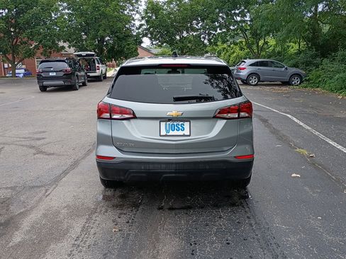 Used 2024 Chevrolet Equinox LS w/ LS Convenience Package FWD image 4